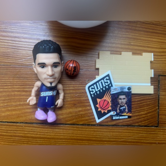 NBA Ballers Devin Booker Mini Figure - Phoenix Suns with accessories - Picture 2 of 2